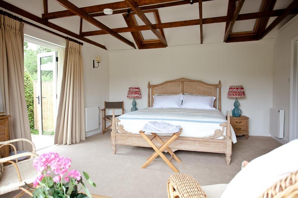 The Old Hop Kiln Barn Bed & Breakfast Питърсфилд Екстериор снимка