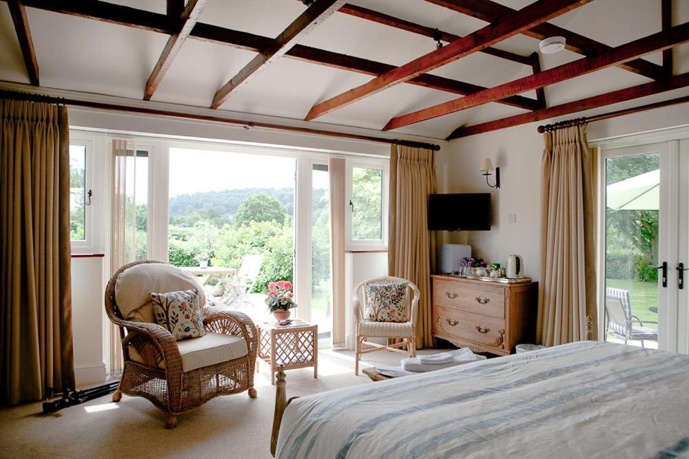 The Old Hop Kiln Barn Bed & Breakfast Питърсфилд Екстериор снимка